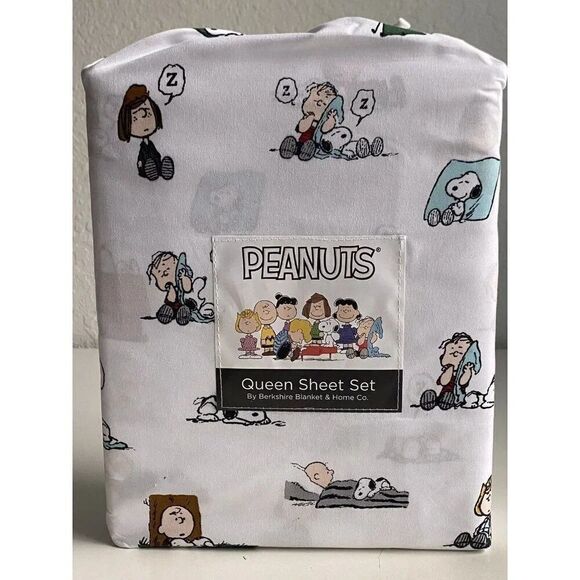 Peanuts Snoopy Woodstock Charlie Brown Linus Sally QUEEN Size Soft Sheet Set NEW - Picture 1 of 14